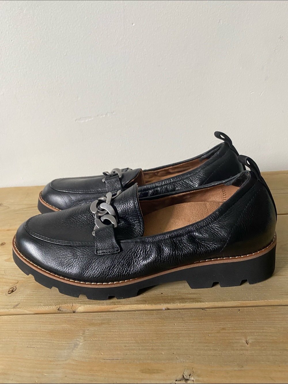 VIONIC CYNTHIA slip on loafer shoes black size 7.5 - Picture 2 of 12